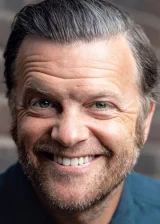 Том Беннетт