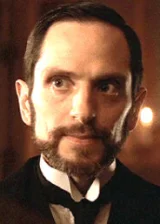 Артур Холден