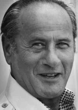 Илай Уоллак