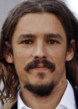 Брентон Туэйтс