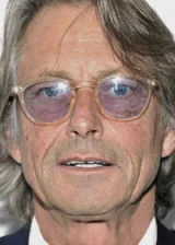 Брюс Робинсон