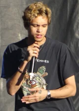 Файк, Доминик