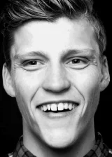 Себастьян Булл Сарнинг