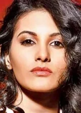 Амира Дастур