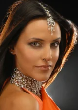 Неха Дхупия