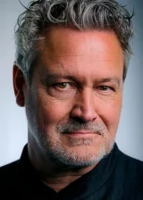 Стефан Бенсон