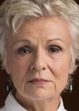 Джули Уолтерс