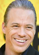 Майкл Рэймонд-Джеймс