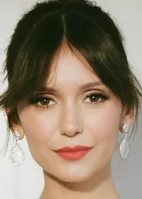 Нина Добрев