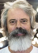 Си Томас Хауэлл