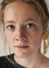 Леони Бенеш