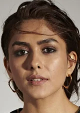 Мрунал Тхакур