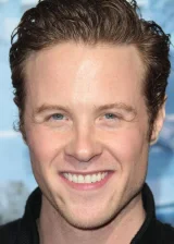 Эштон Холмс