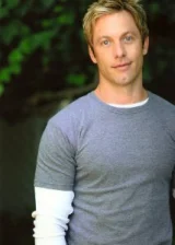 Ли Уитэйкер