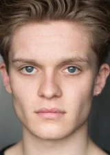 Том Глинн-Карни