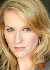 Эмили Холмс