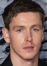 Харрис Дикинсон