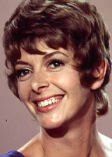 Моника Эванс