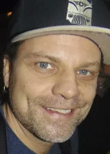 Трэвис Заривны