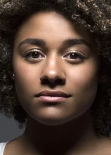 Ариана Дебоуз