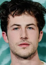 Дилан Миннетт