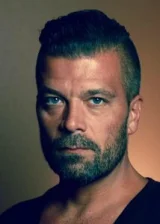 Брайан Стивале