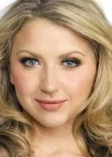 Нина Арианда