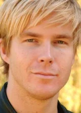 Адам Робител