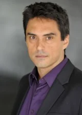 Даррел Деннис