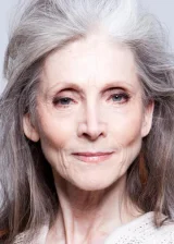 Эвелин Холл