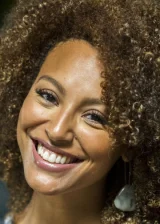 Шерон Менеззес